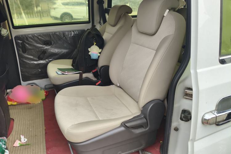 Used Wuling Rongguang V 2015 1.2L Standard Version Left Rear Seat