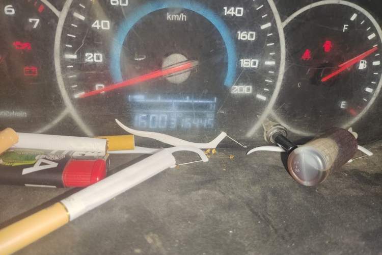 Used Wuling Rongguang V 2015 1.5L Practical Version Odometer Close Up