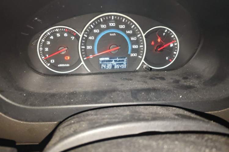 Used Wuling Rongguang V 2015 1.5L Standard Version Odometer Close Up
