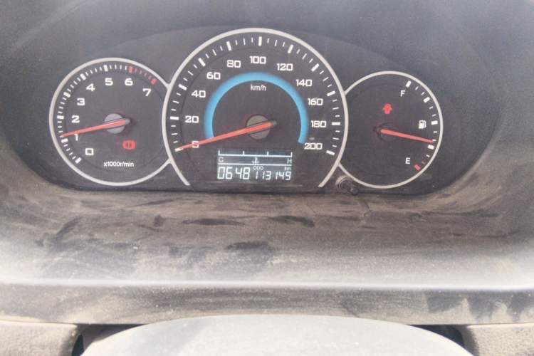Used Wuling Rongguang V 2015 1.5L Standard Version Odometer Close Up