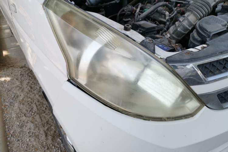 Used Wuling Rongguang V 2015 1.5L Practical Version Right Front Headlight