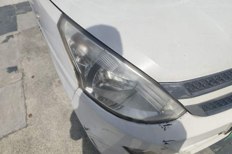 Used Wuling Rongguang V 2015 1.5L Standard Version Right Front Headlight