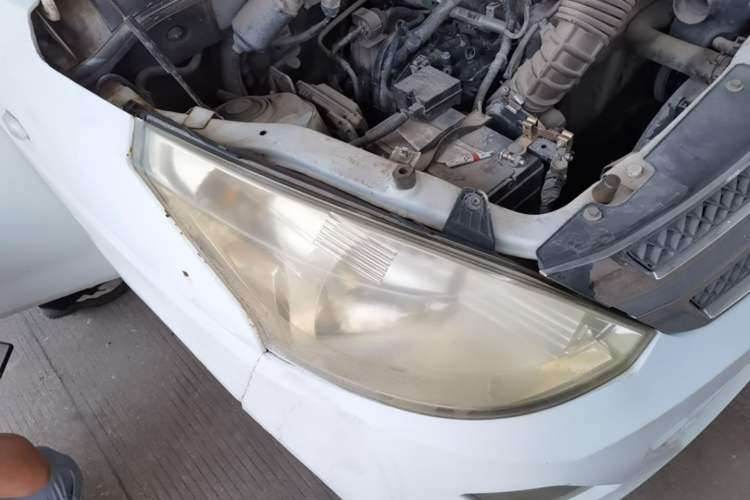 Used Wuling Rongguang V 2015 1.5L Base Version Right Front Headlight
