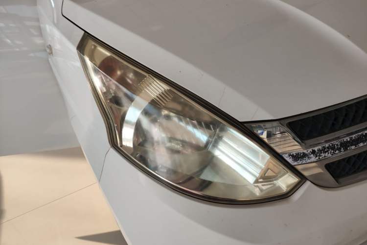 Used Wuling Rongguang V 2015 1.2L Standard Version Right Front Headlight