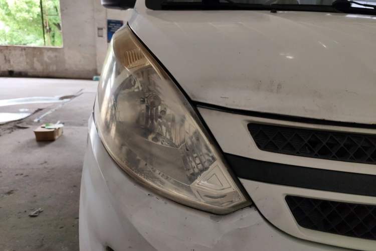 Used Wuling Rongguang V 2015 1.5L Practical Version Right Front Headlight
