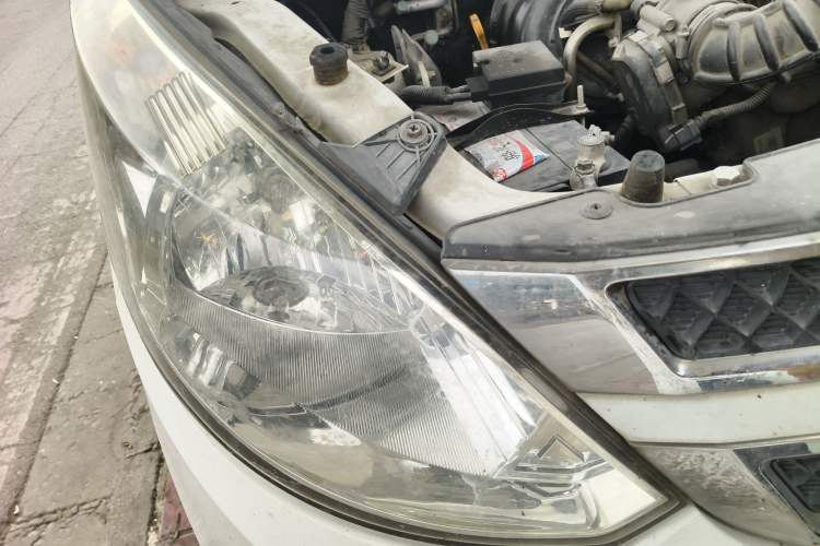 Used Wuling Rongguang V 2015 1.2L Standard Version Right Front Headlight