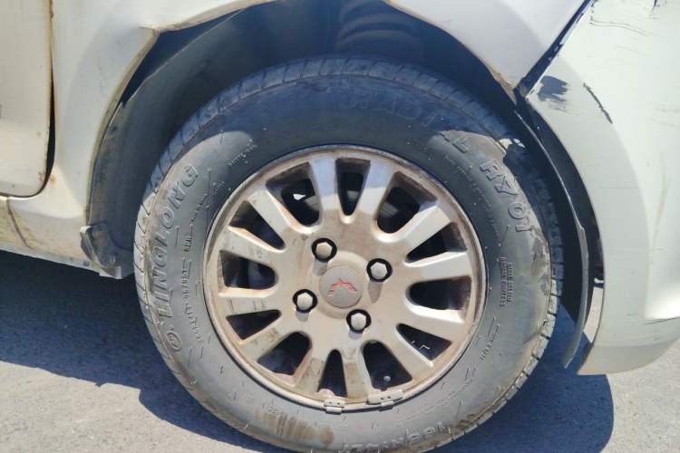 Used Wuling Rongguang V 2015 1.5L Base Version Right Front Wheel Hub