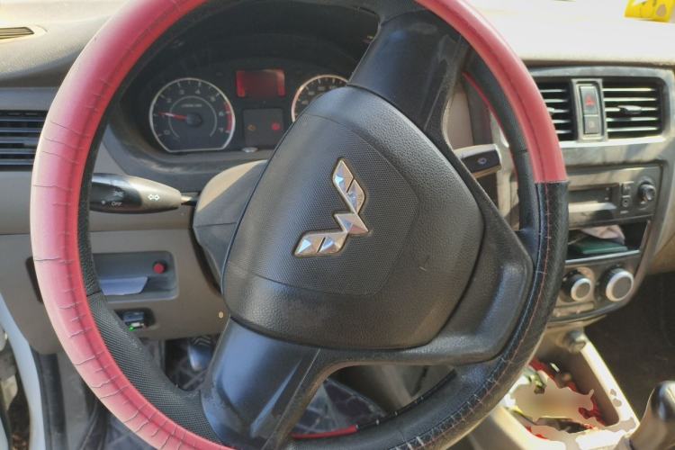 Used Wuling Rongguang V 2015 1.2L Practical Model Steering Wheel