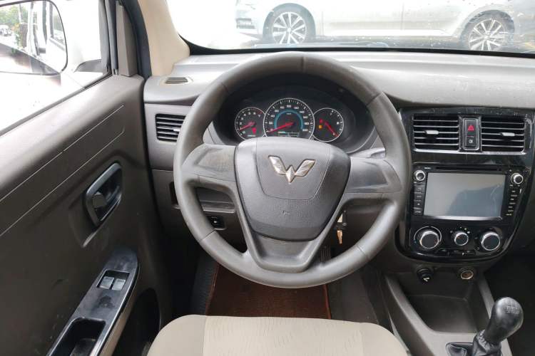 Used Wuling Rongguang V 2015 1.2L Standard Version Steering Wheel