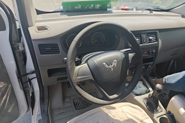 Used Wuling Rongguang V 2015 1.5L Practical Version Steering Wheel