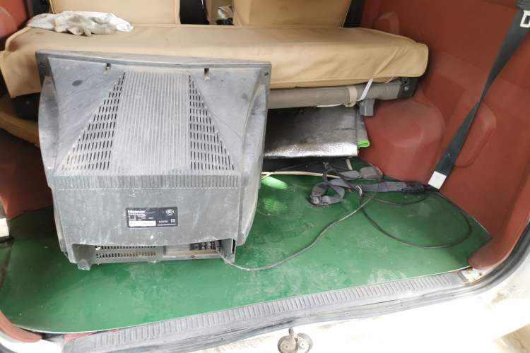 Used Wuling Rongguang V 2015 1.5L Practical Version Trunk