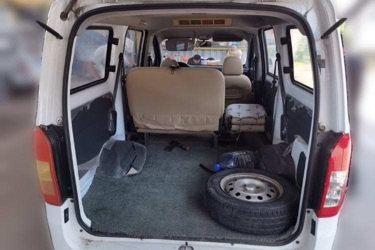 Used Wuling Rongguang V 2015 1.5L Base Version Trunk