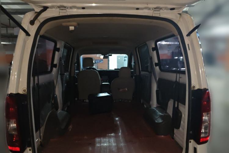 Used Wuling Rongguang V 2015 1.5L Standard Version Trunk