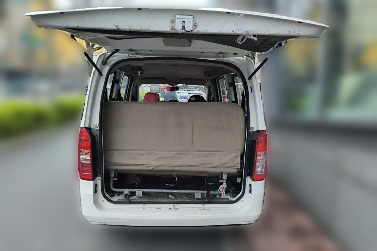 Used Wuling Rongguang V 2015 1.5L Practical Version Trunk