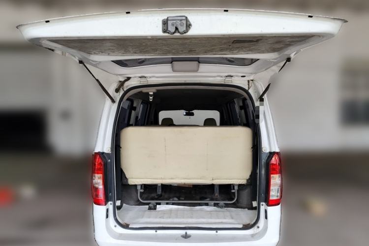 Used Wuling Rongguang V 2015 1.5L Practical Version Trunk