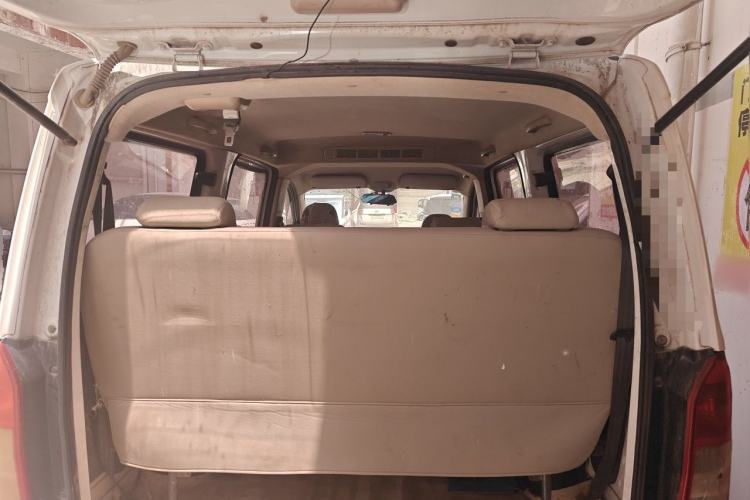 Used Wuling Rongguang V 2015 1.2L Standard Version Trunk