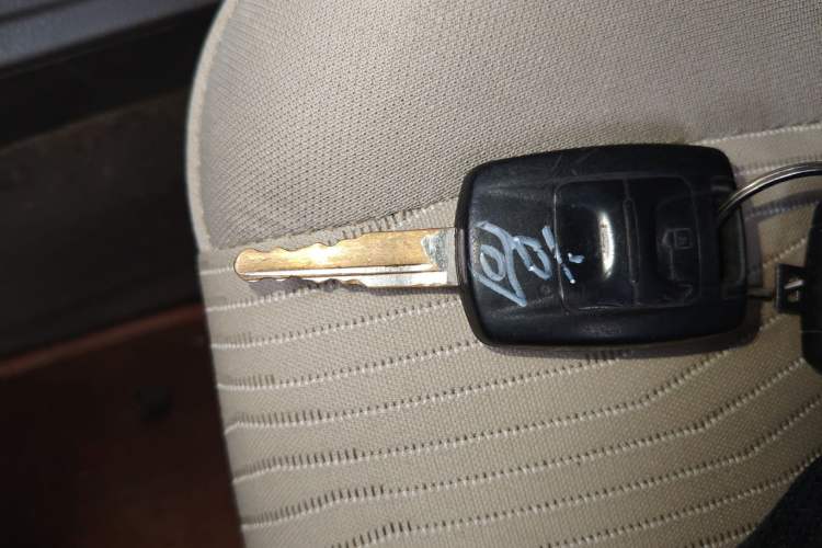 Used Wuling Rongguang V 2015 1.2L Standard Version Vehicle Key