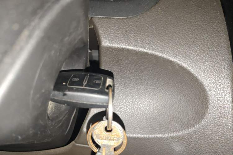 Used Wuling Rongguang V 2015 1.5L Standard Version Vehicle Key