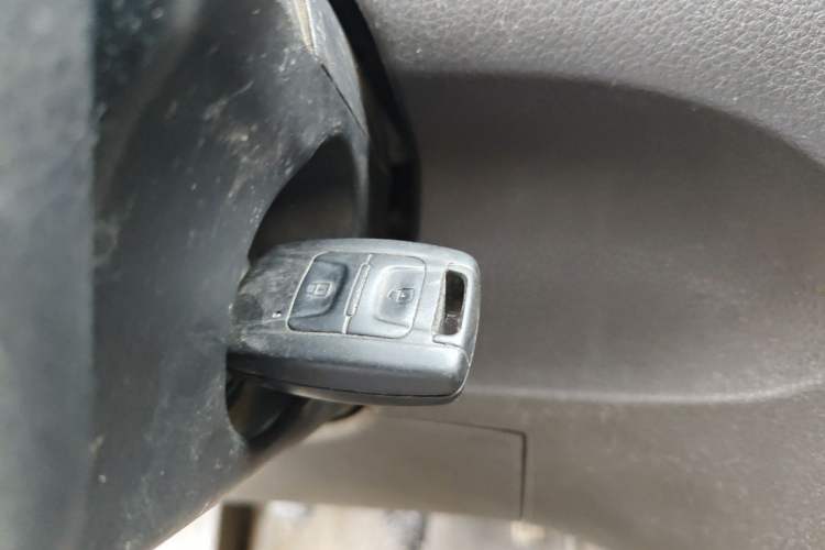 Used Wuling Rongguang V 2015 1.2L Standard Version Vehicle Key