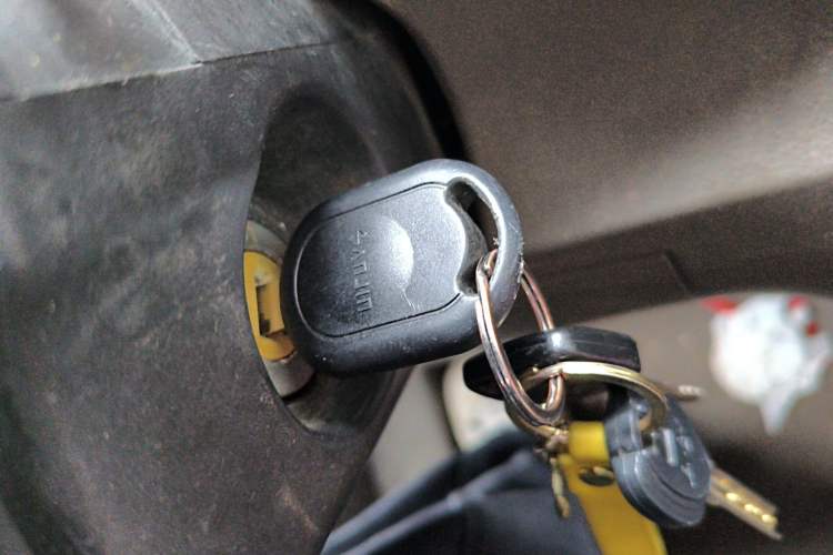 Used Wuling Rongguang V 2015 1.5L Practical Version Vehicle Key