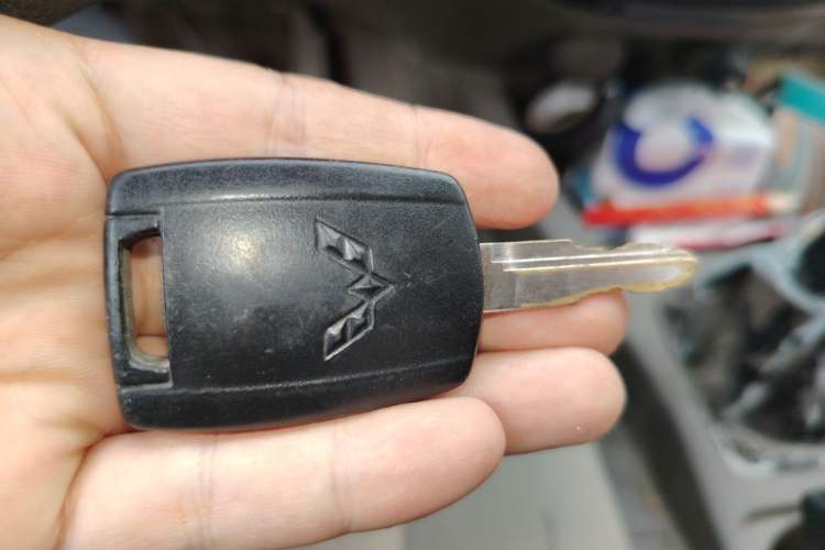 Used Wuling Rongguang V 2015 1.2L Practical Model Vehicle Key