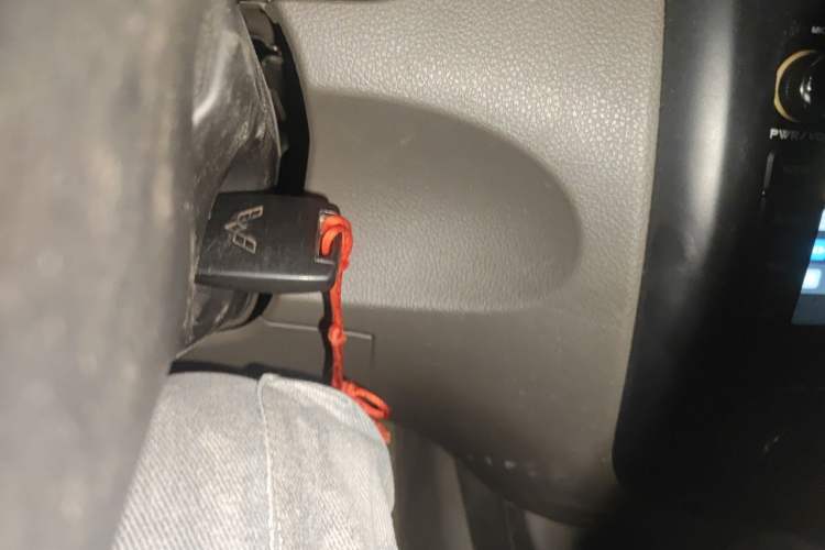 Used Wuling Rongguang V 2015 1.5L Practical Version Vehicle Key