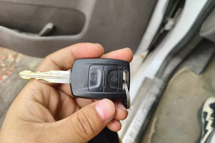Used Wuling Rongguang V 2015 1.2L Standard Version Vehicle Key