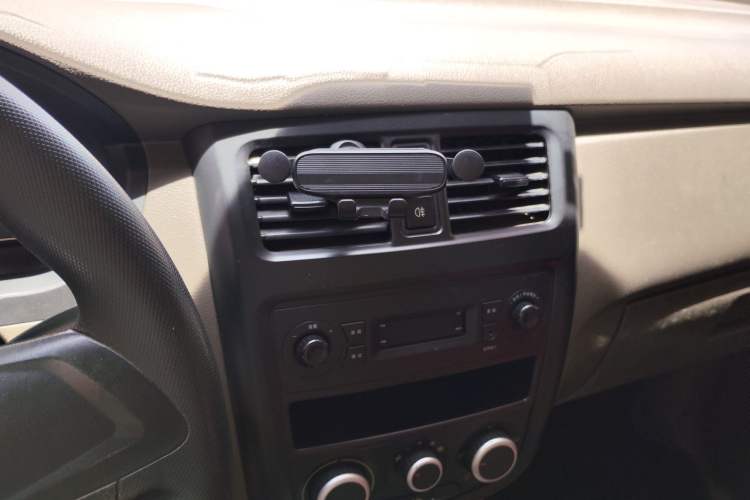 Used Wuling Rongguang V 2015 1.5L Base Version Audio And AC Panel