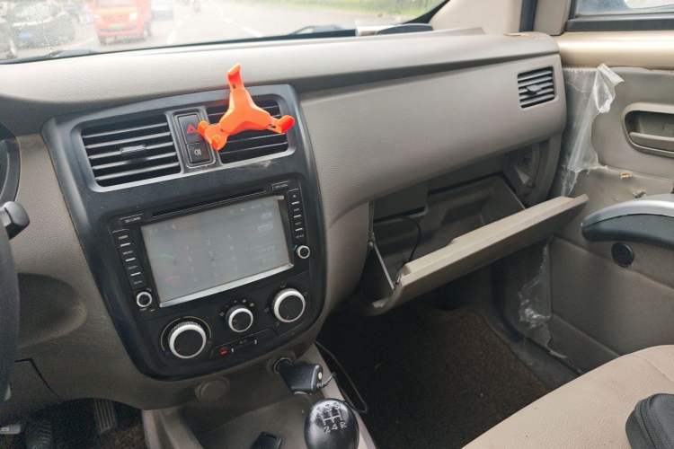 Used Wuling Rongguang V 2015 1.5L Practical Version Audio And AC Panel