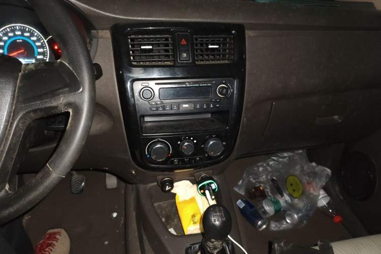Used Wuling Rongguang V 2015 1.5L Standard Version Audio And AC Panel