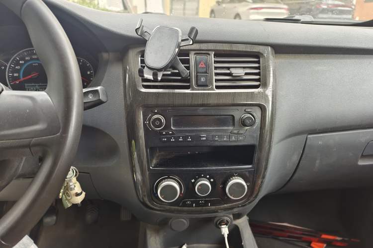 Used Wuling Rongguang V 2015 1.5L Base Version Audio And AC Panel