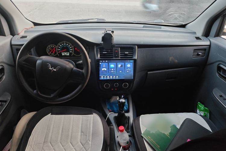Used Wuling Rongguang V 2015 1.5L Base Version Center Console