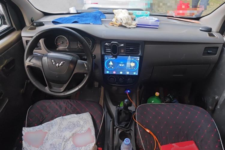 Used Wuling Rongguang V 2015 1.5L Base Version Center Console