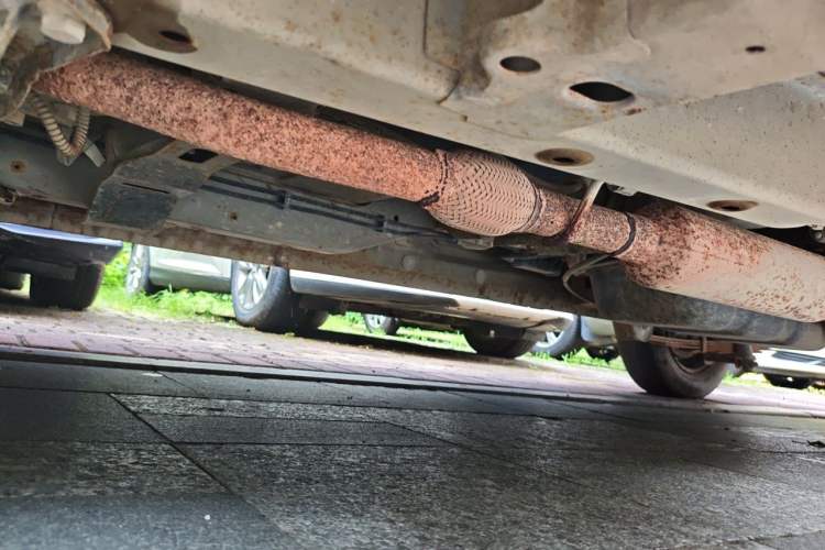 Used Wuling Rongguang V 2015 1.5L Base Version Chassis Front Left