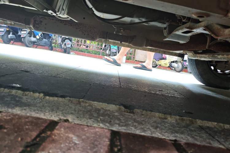 Used Wuling Rongguang V 2015 1.5L Base Version Chassis Front Right
