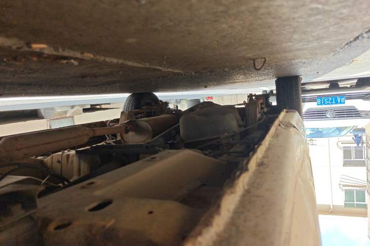 Used Wuling Rongguang V 2015 1.5L Base Version Chassis Front Right