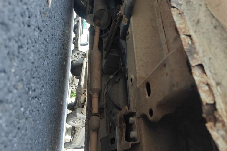Used Wuling Rongguang V 2015 1.5L Standard Version Chassis Front Right