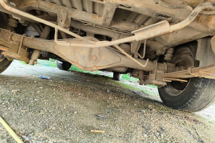 Used Wuling Rongguang V 2015 1.5L Practical Version Chassis Rear