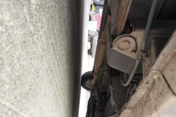 Used Wuling Rongguang V 2015 1.5L Standard Version Chassis Rear Right