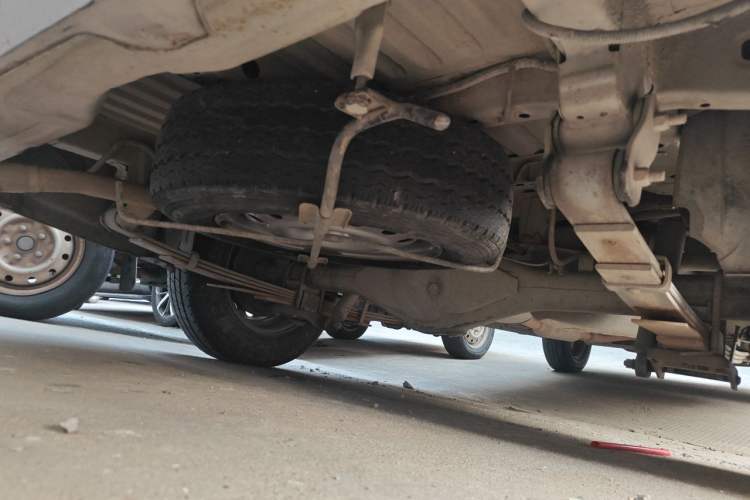 Used Wuling Rongguang V 2015 1.5L Base Version Chassis Rear Right