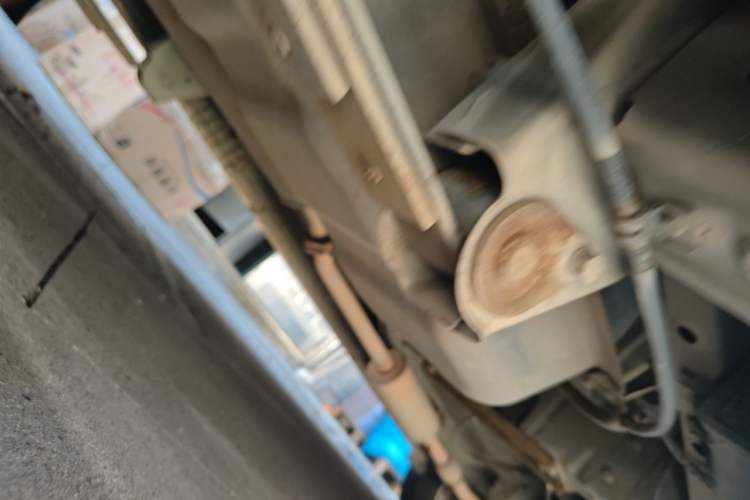 Used Wuling Rongguang V 2015 1.2L Standard Version Chassis Rear Right