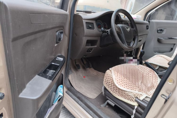 Used Wuling Rongguang V 2015 1.5L Standard Version Driver Seat