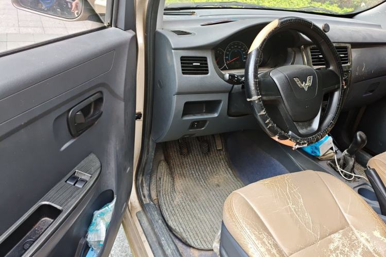 Used Wuling Rongguang V 2015 1.5L Base Version Driver Seat