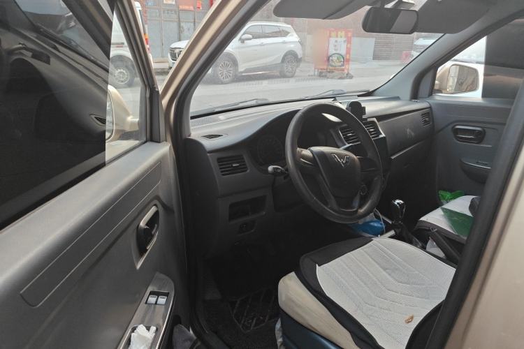 Used Wuling Rongguang V 2015 1.5L Base Version Driver Seat