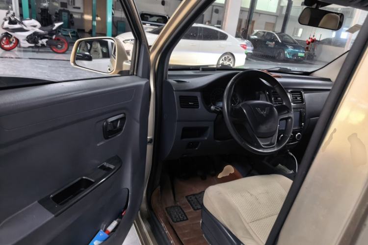 Used Wuling Rongguang V 2015 1.2L Base Version Driver Seat