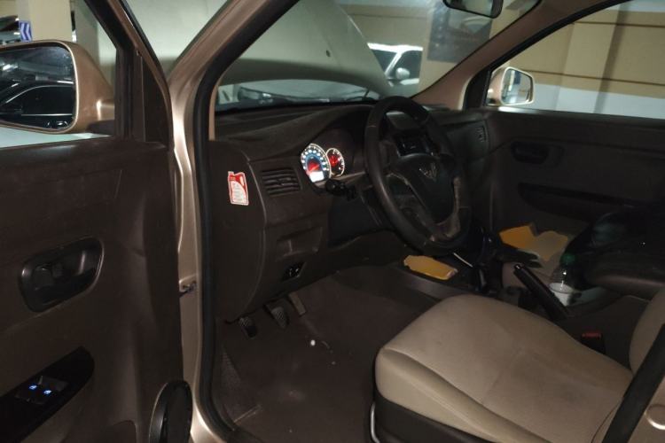 Used Wuling Rongguang V 2015 1.5L Standard Version Driver Seat