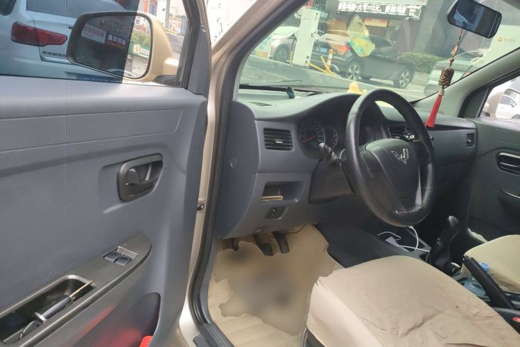 Used Wuling Rongguang V 2015 1.2L Base Version Driver Seat