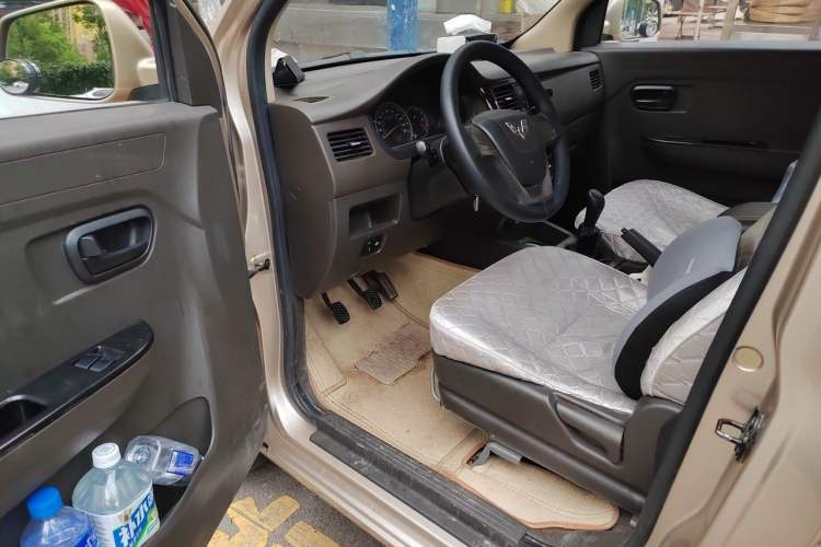 Used Wuling Rongguang V 2015 1.2L Standard Version Driver Seat