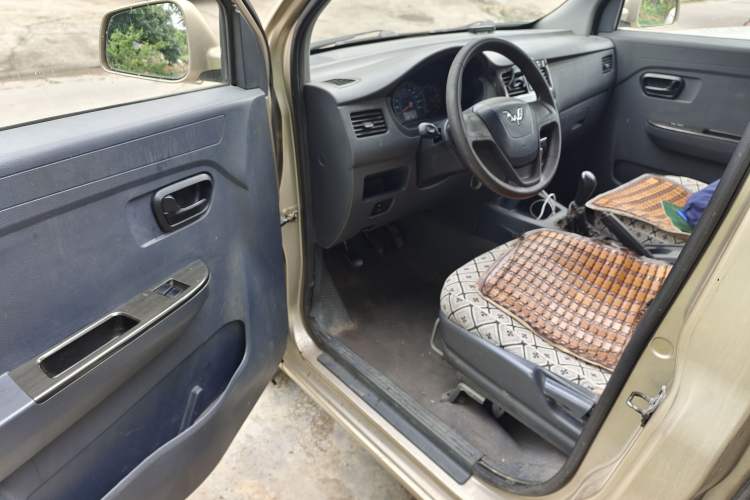 Used Wuling Rongguang V 2015 1.5L Base Version Driver Seat