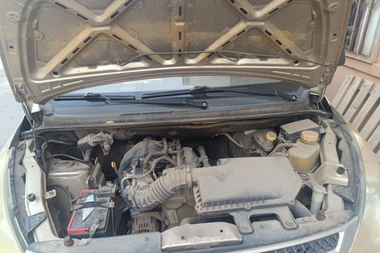 Used Wuling Rongguang V 2015 1.2L Practical Model Engine Bay